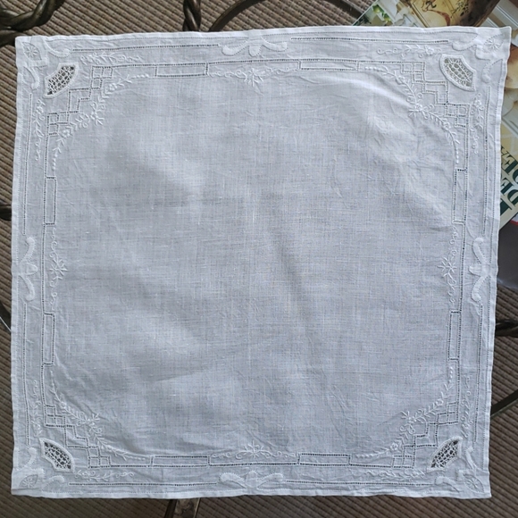 Vintage Handmade HANDKERCHIEF  ( please, a bundle of 3 or more items) - Picture 2 of 4
